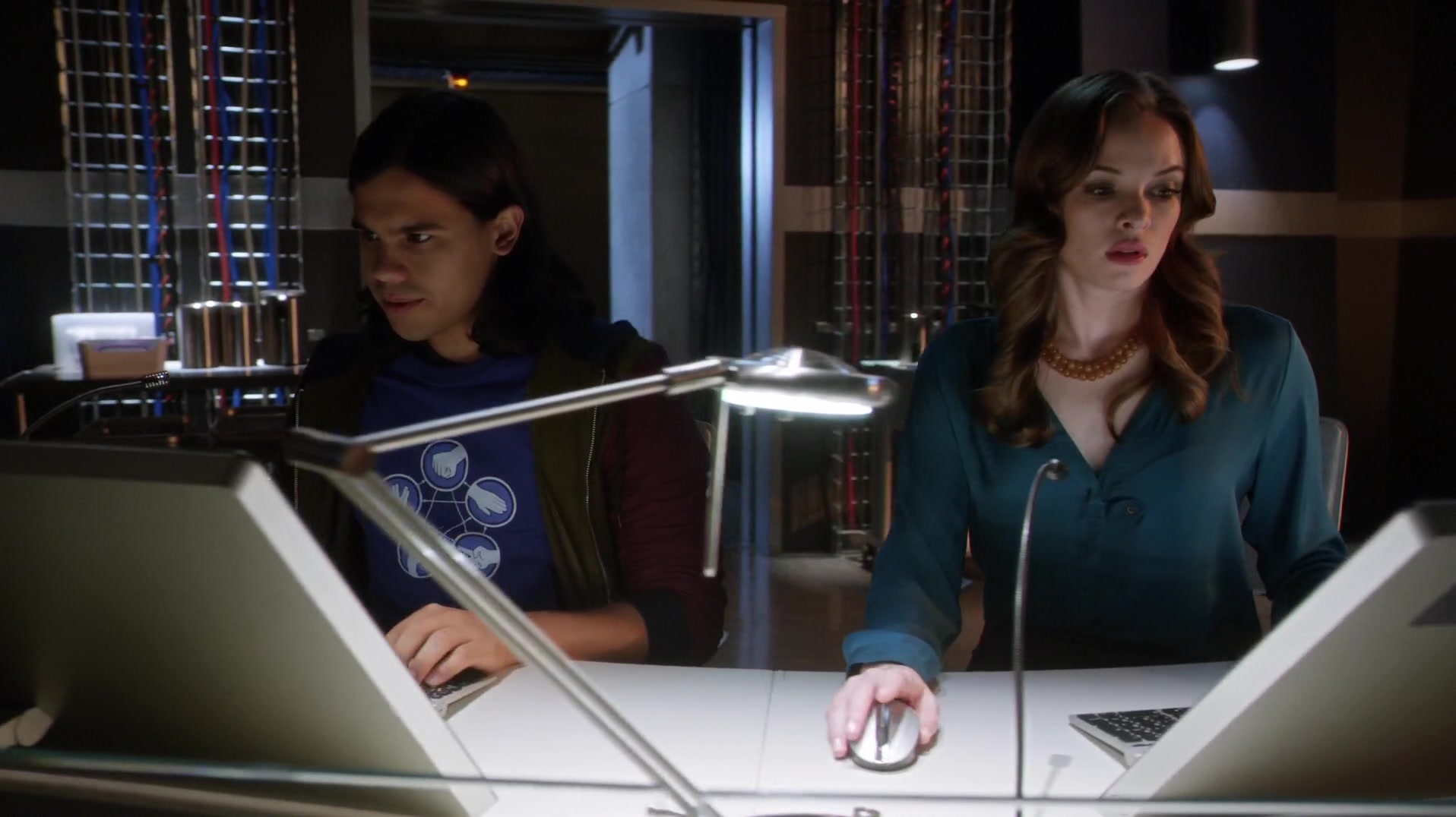 1.09 The Man in the Yellow Suit 1005 SciFi/Fantasy Screencaps